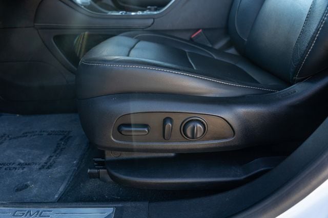 2020 GMC ACADIA - Image 25