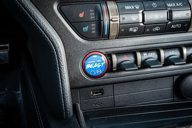 2020 FORD MUSTANG - Image 22