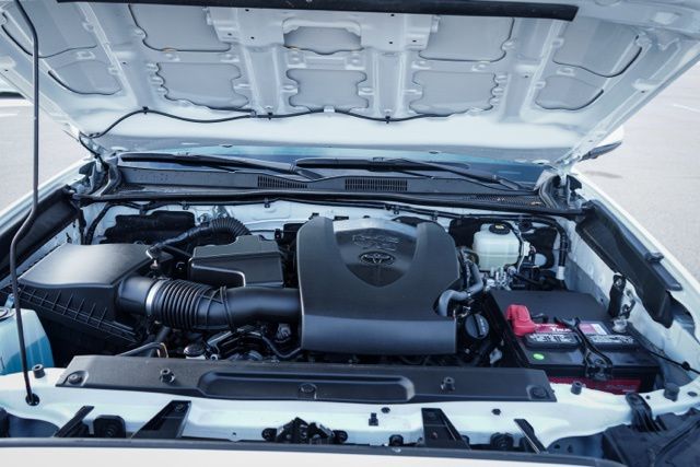 2022 TOYOTA TACOMA - Image 32