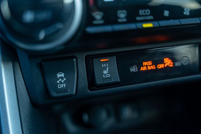 2023 TOYOTA RAV4 - Image 34