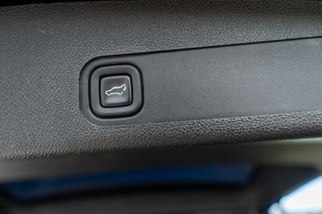 2013 CADILLAC ESCALADE - Image 17