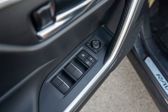 2022 TOYOTA RAV4 - Image 19