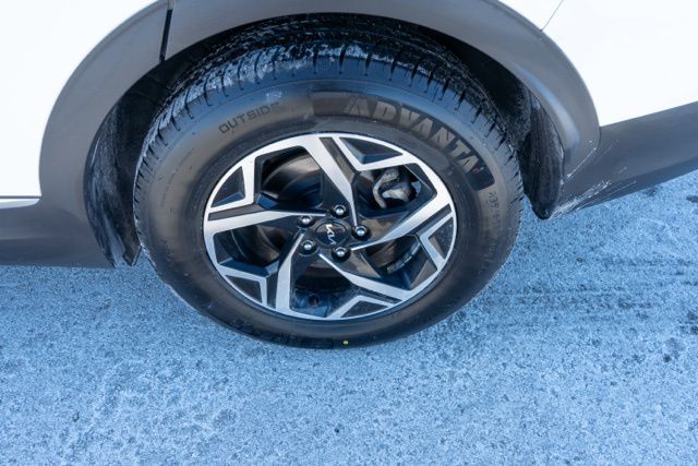 2024 KIA SPORTAGE - Image 11