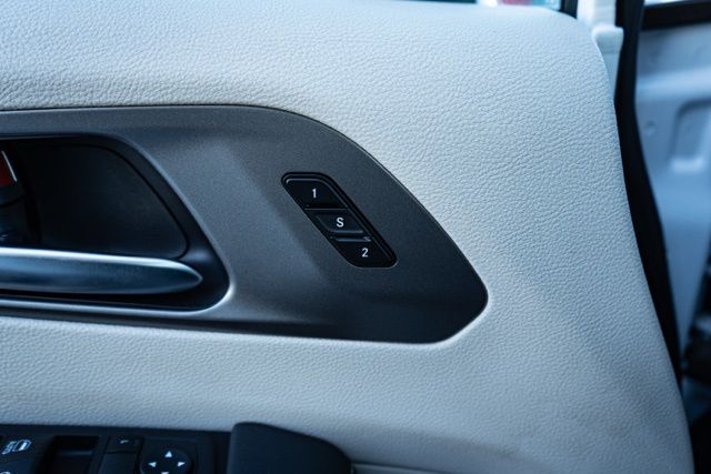 2024 CHRYSLER PACIFICA - Image 19
