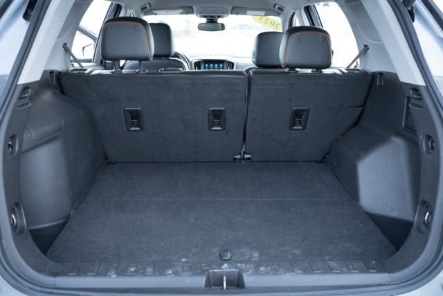 2023 GMC TERRAIN - Image 9