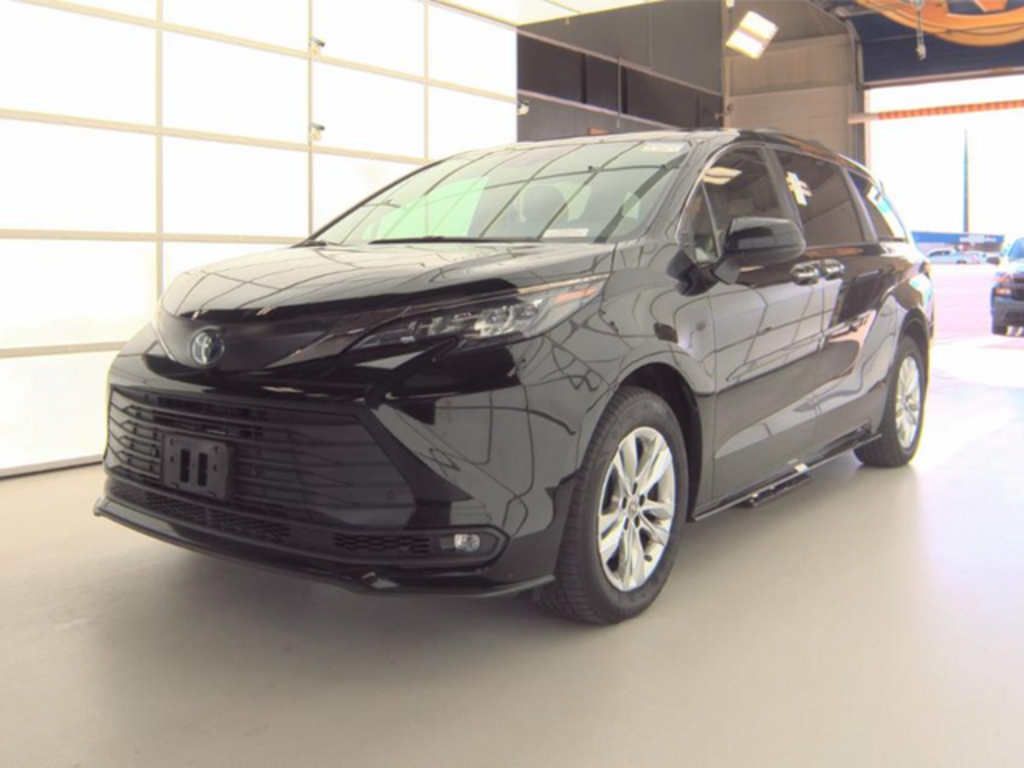 Used 2022 Toyota Sienna XLE Woodland Edition Van Passenger Van