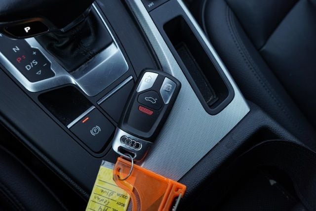 2017 AUDI A4 - Image 30