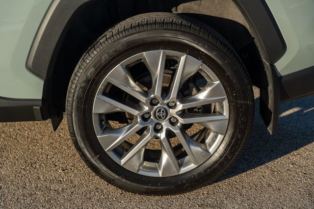 2023 TOYOTA RAV4 - Image 7
