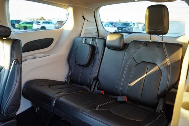 2024 CHRYSLER PACIFICA - Image 17
