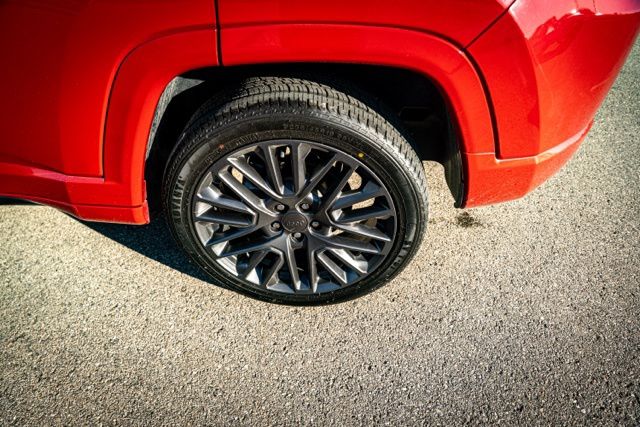 2023 JEEP COMPASS - Image 11