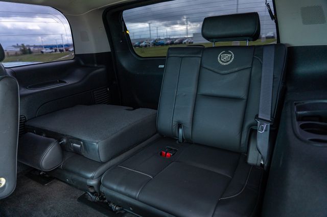 2013 CADILLAC ESCALADE - Image 19