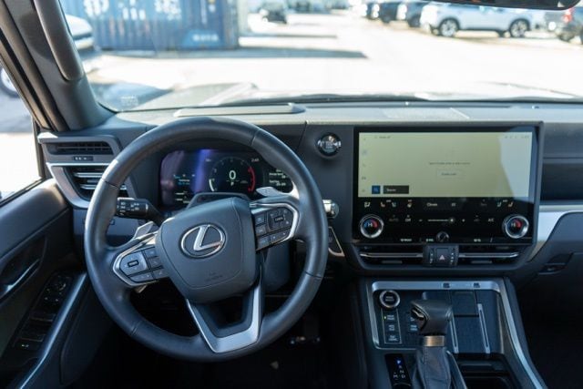 2024 LEXUS GX - Image 15