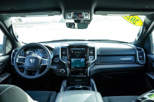 2025 RAM 1500 - Image 15