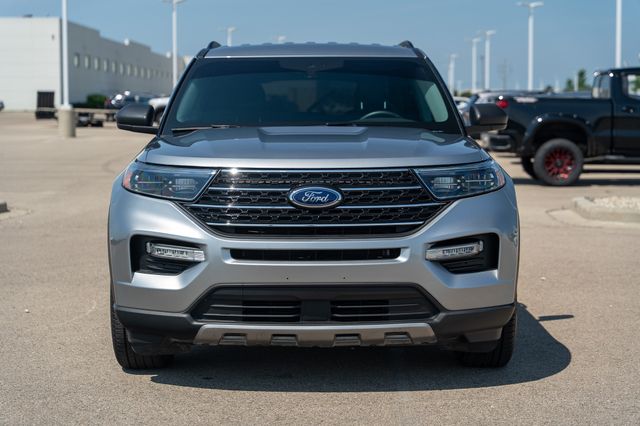 2023 Ford Explorer XLT photo 2