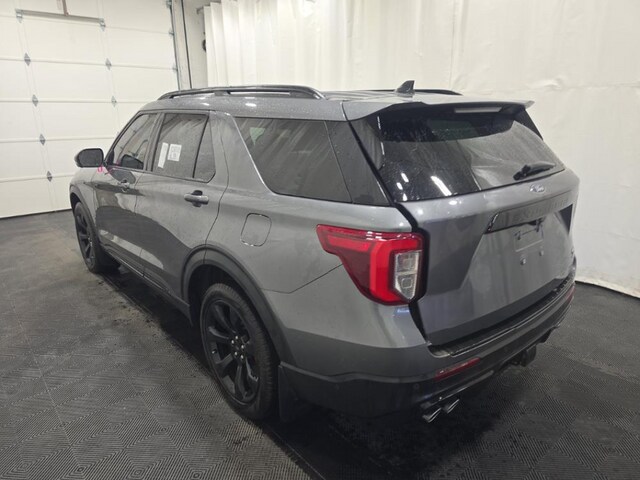2022 Ford Explorer ST photo 4