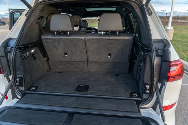 2022 BMW X7 - Image 19