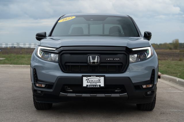 2025 Honda Ridgeline TrailSport photo 2
