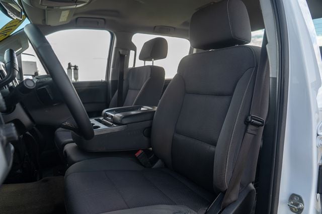 2017 CHEVROLET SILVERADO - Image 16