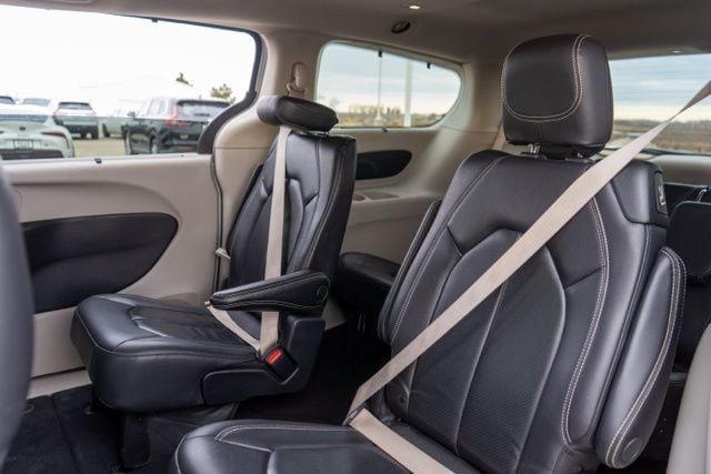 2022 CHRYSLER PACIFICA - Image 12