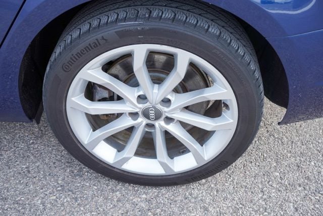 2017 AUDI A4 - Image 10