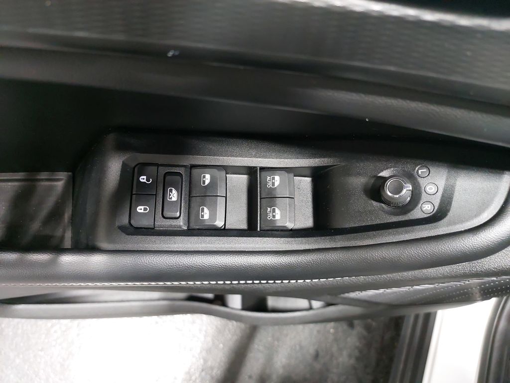 2023 JEEP GRAND CHEROKEE - Image 27