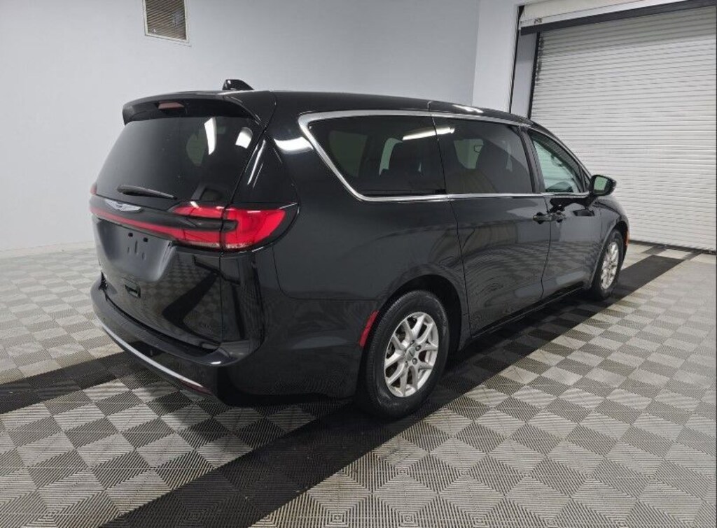 Used 2024 Chrysler Pacifica Touring L Van Passenger Van