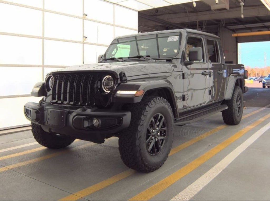Used 2022 Jeep Gladiator Sport Truck Crew Cab