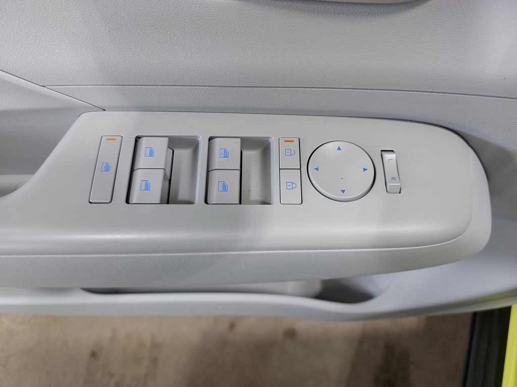 2024 HYUNDAI KONA - Image 27