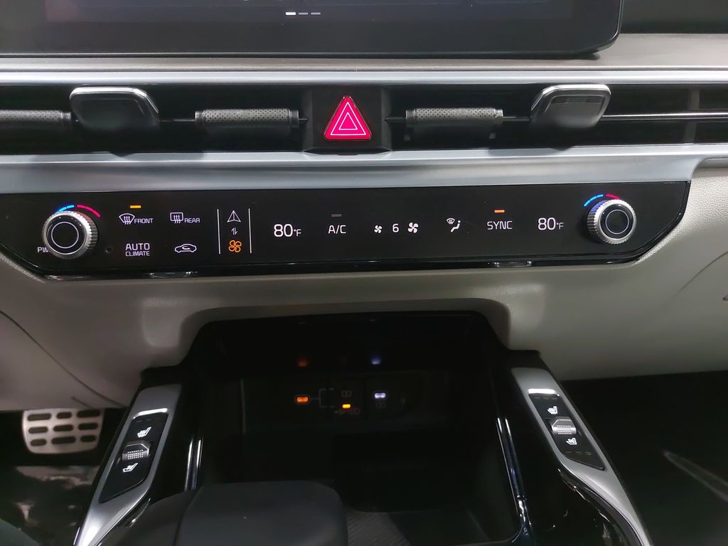 2025 KIA SORENTO - Image 22