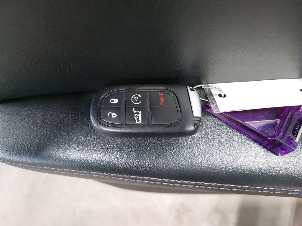 2019 JEEP CHEROKEE - Image 35