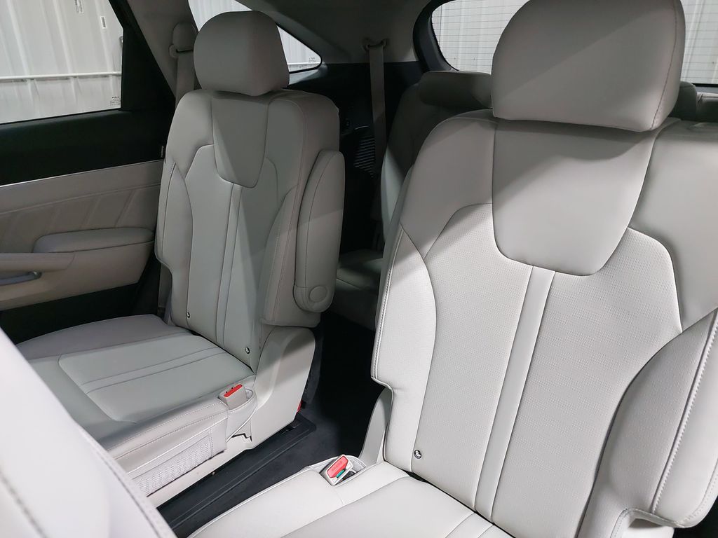2024 KIA SORENTO - Image 16