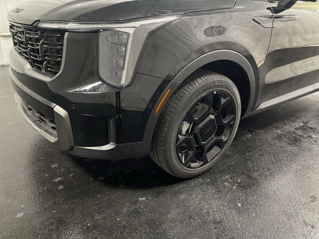 2025 KIA SORENTO - Image 40