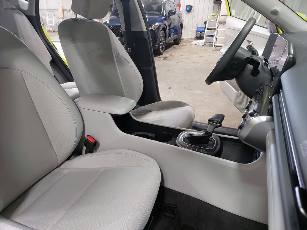 2024 HYUNDAI KONA - Image 10