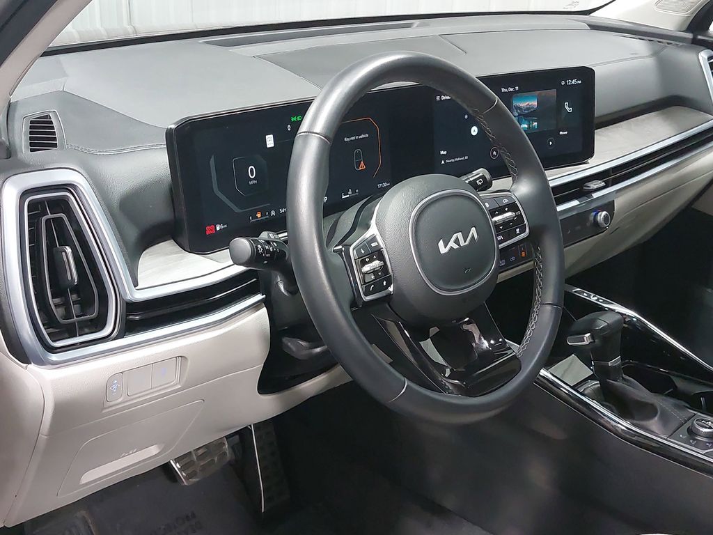 2024 KIA SORENTO - Image 18