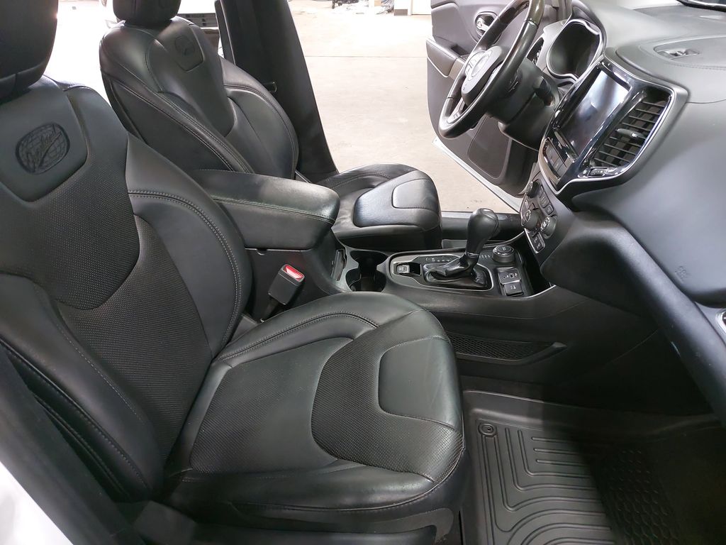 2019 JEEP CHEROKEE - Image 10