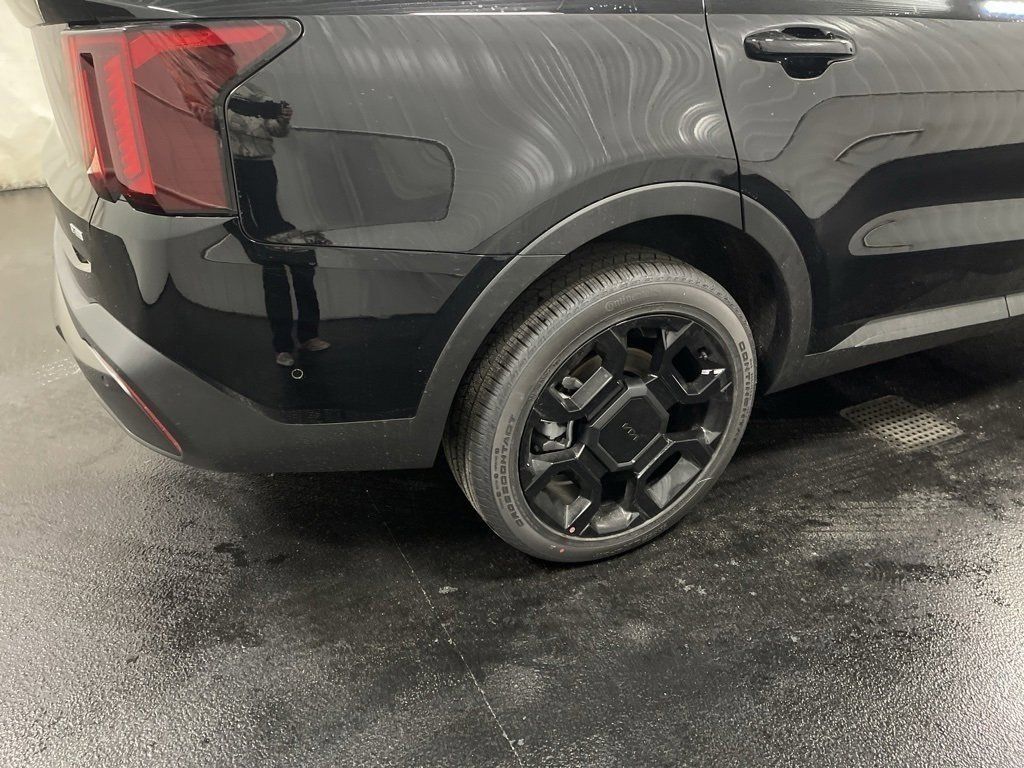 2025 KIA SORENTO - Image 42