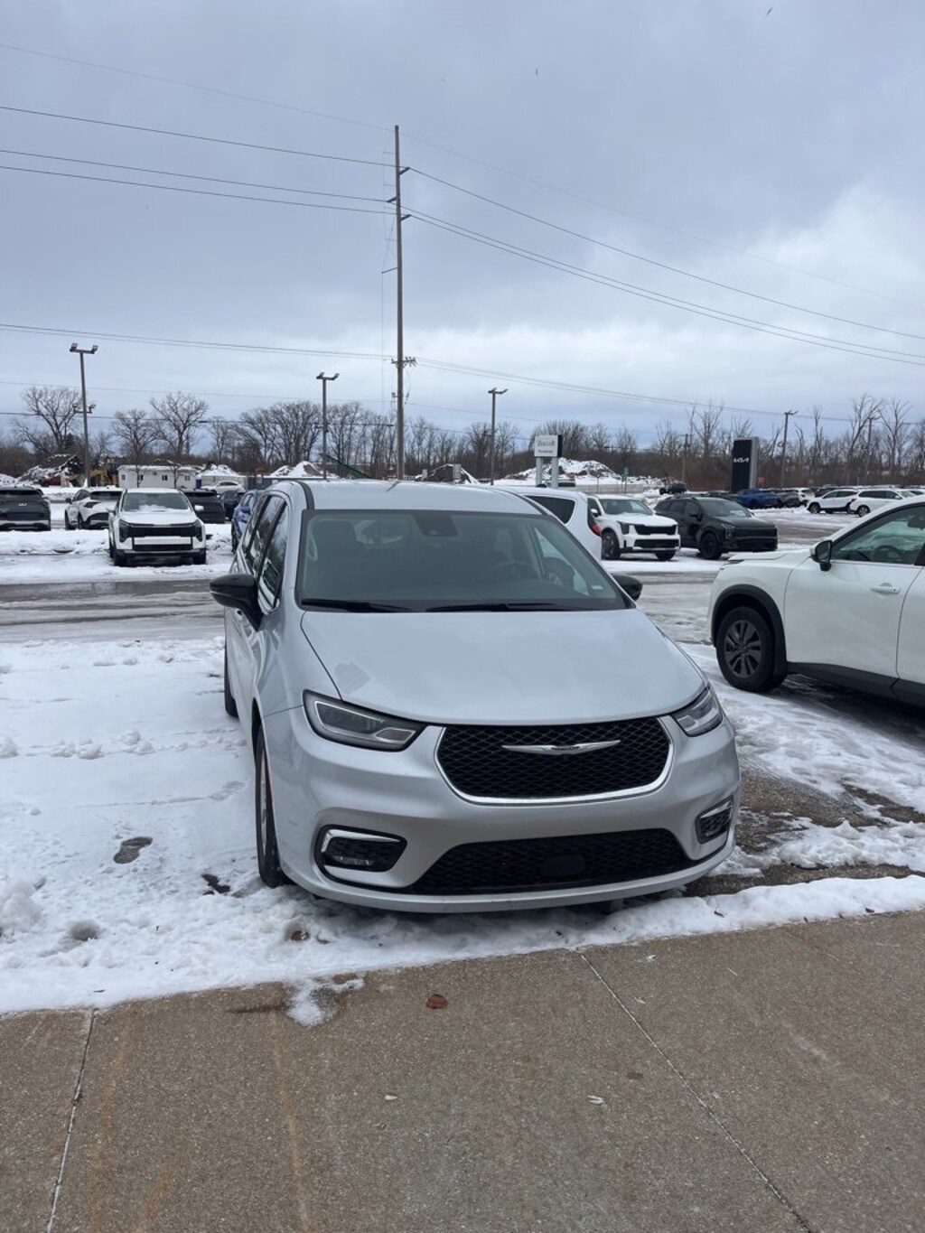 Used 2024 Chrysler Pacifica Touring L Van Passenger Van