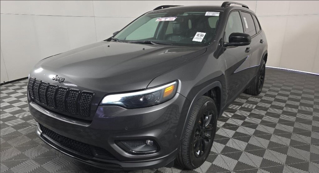 Used 2023 Jeep Cherokee Altitude Lux SUV
