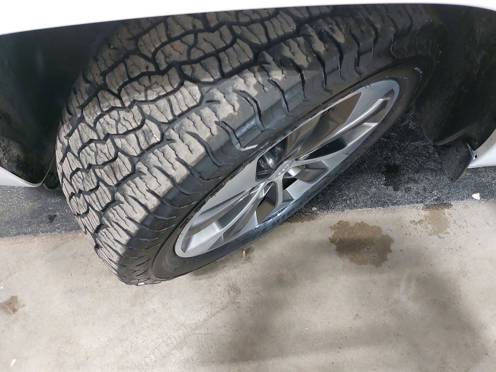 2019 JEEP CHEROKEE - Image 32