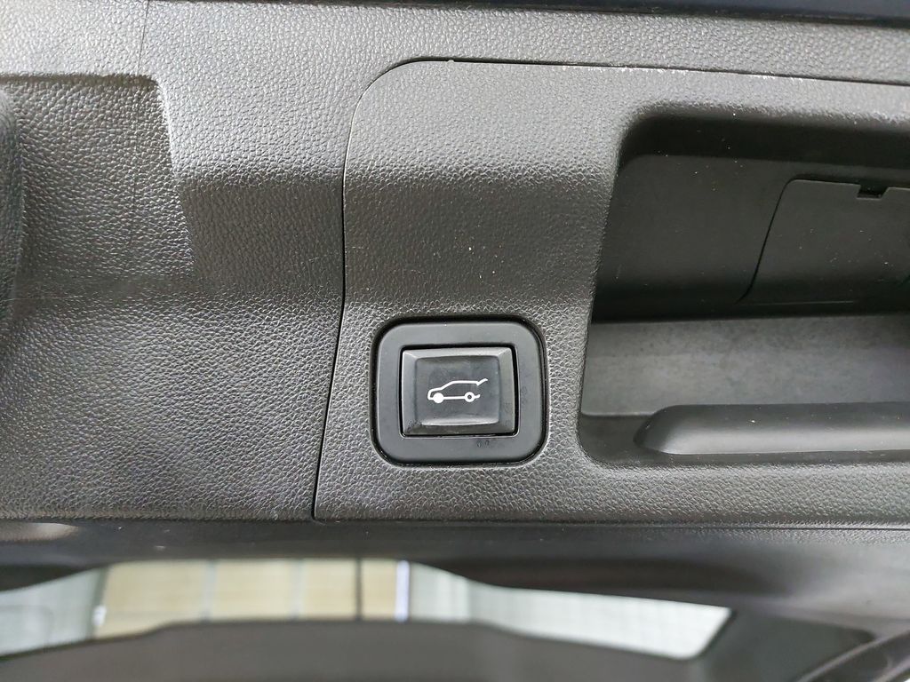 2018 GMC ACADIA - Image 15