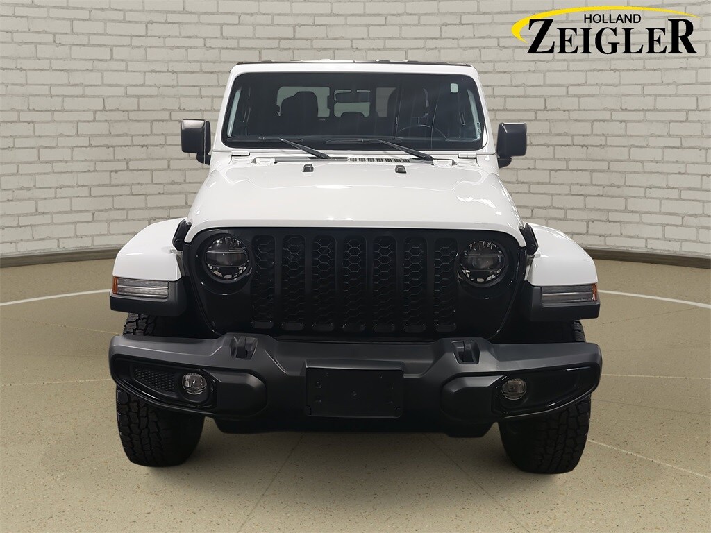Used 2022 Jeep Gladiator Sport Truck Crew Cab