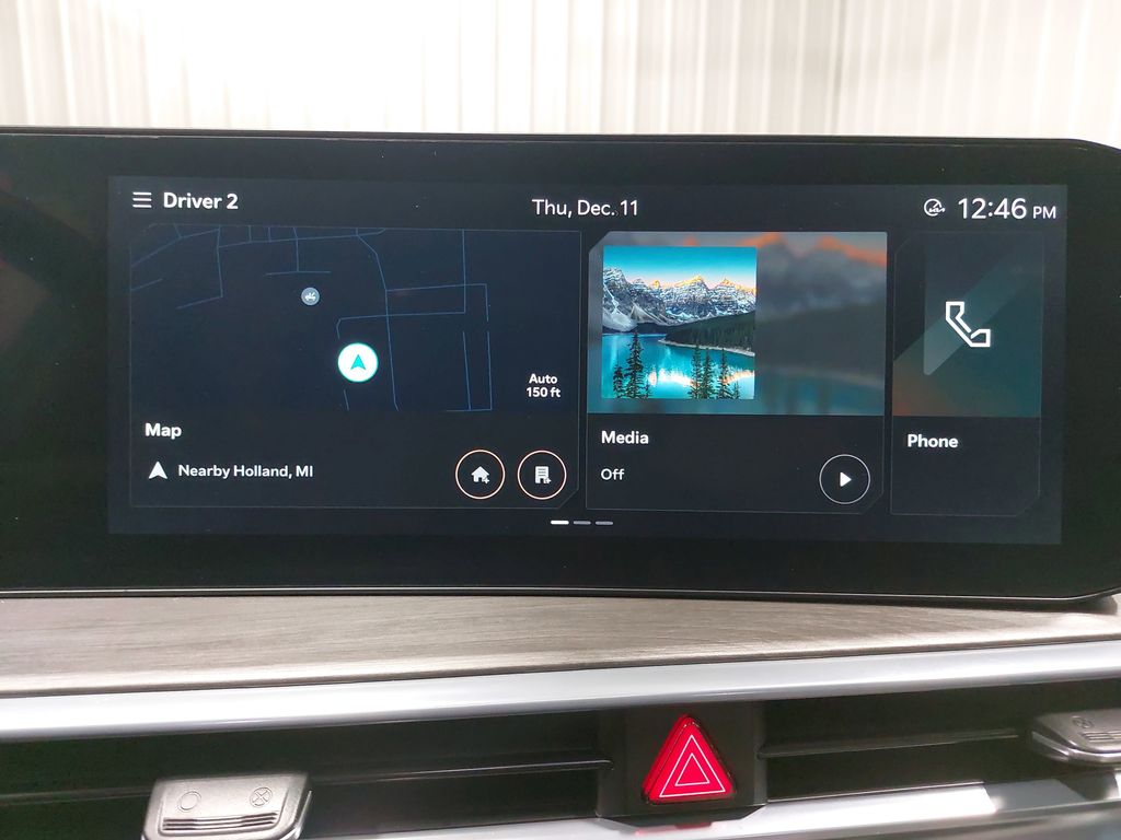 2024 KIA SORENTO - Image 24