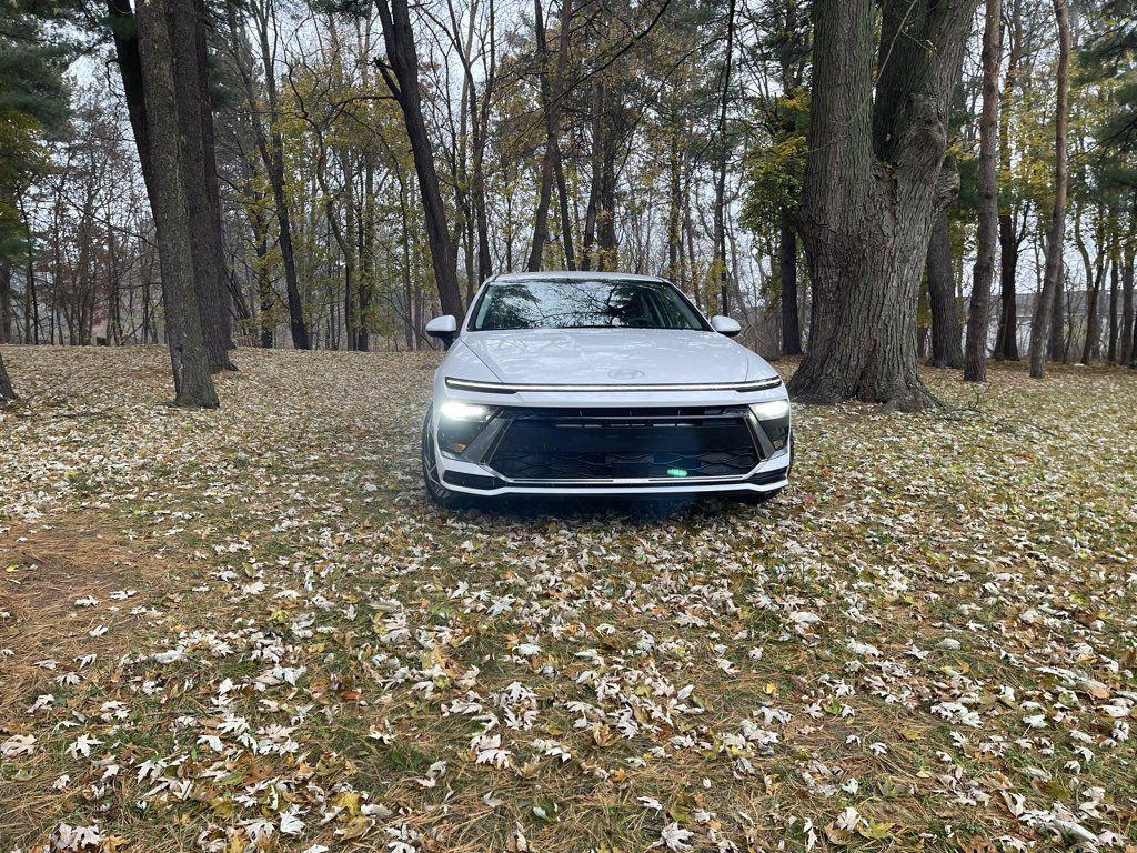 2026 Hyundai Sonata SEL's photo