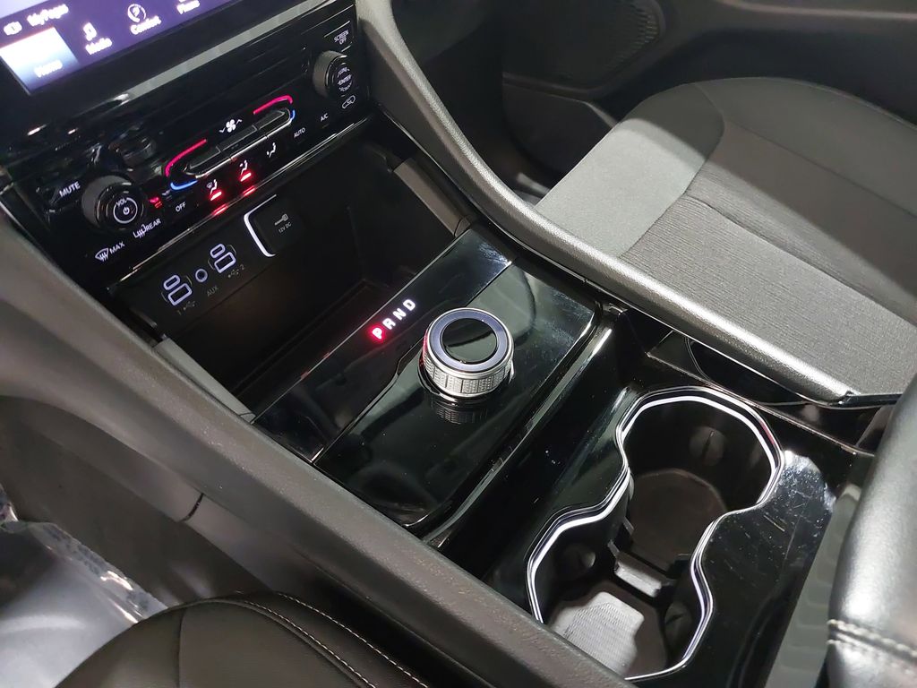 2023 JEEP GRAND CHEROKEE - Image 24