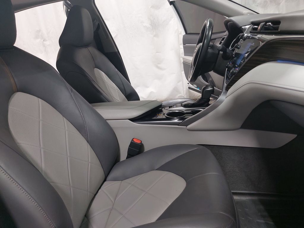 2019 TOYOTA CAMRY - Image 10