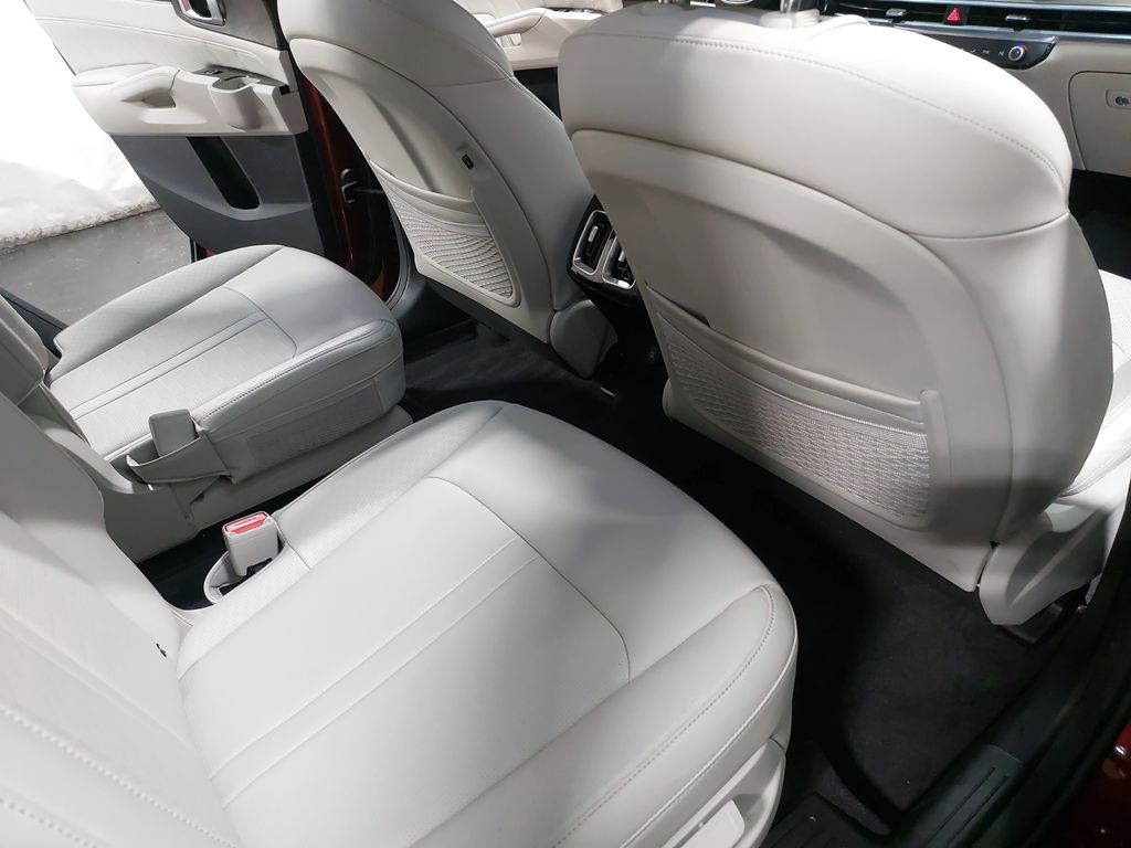 2024 KIA SORENTO - Image 11