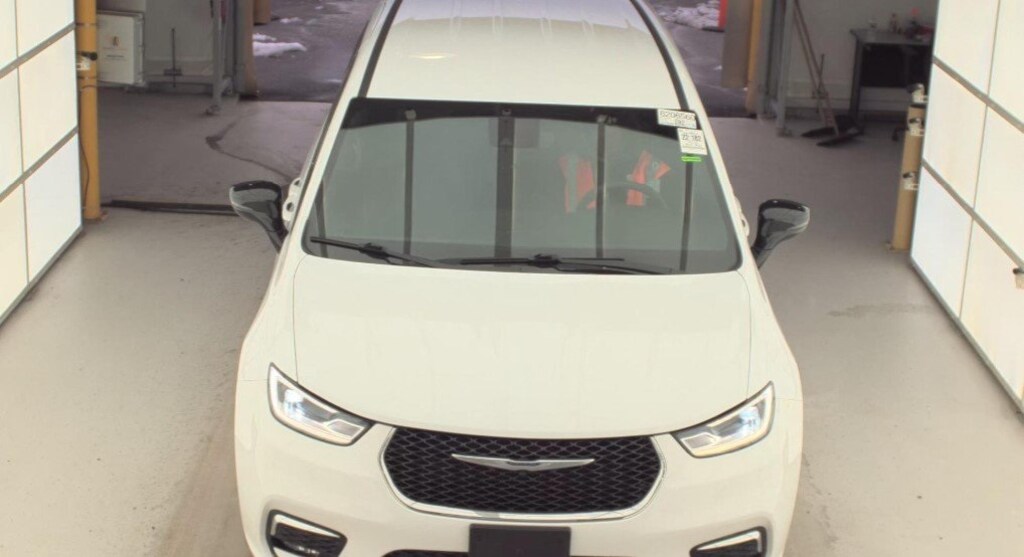 Used 2025 Chrysler Pacifica Select Van Passenger Van