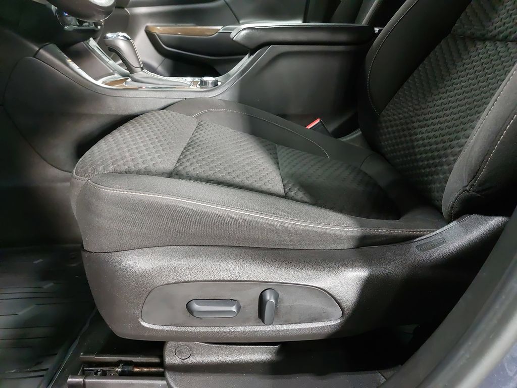 2018 GMC ACADIA - Image 32