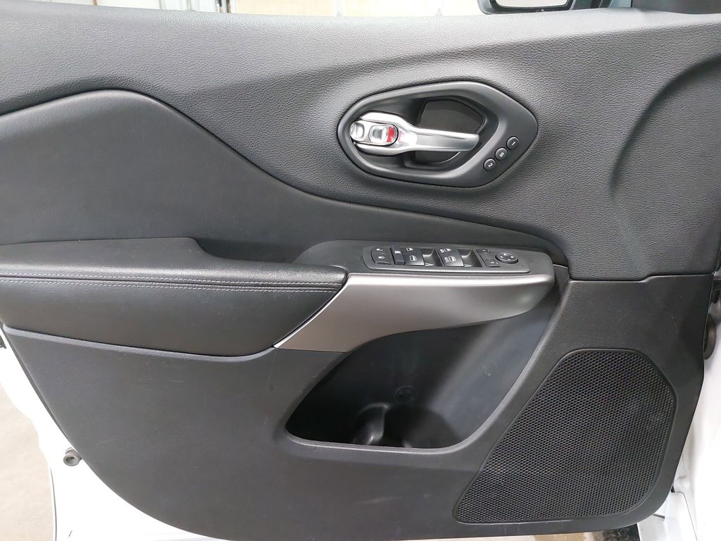 2019 JEEP CHEROKEE - Image 26