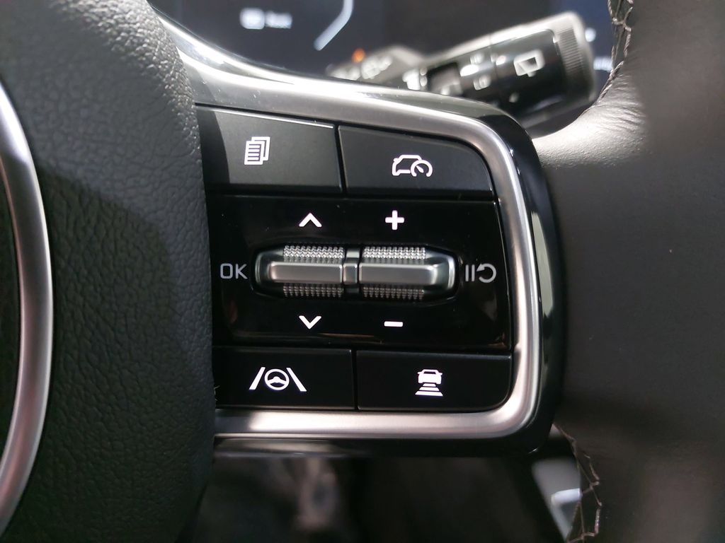 2025 KIA SORENTO - Image 19